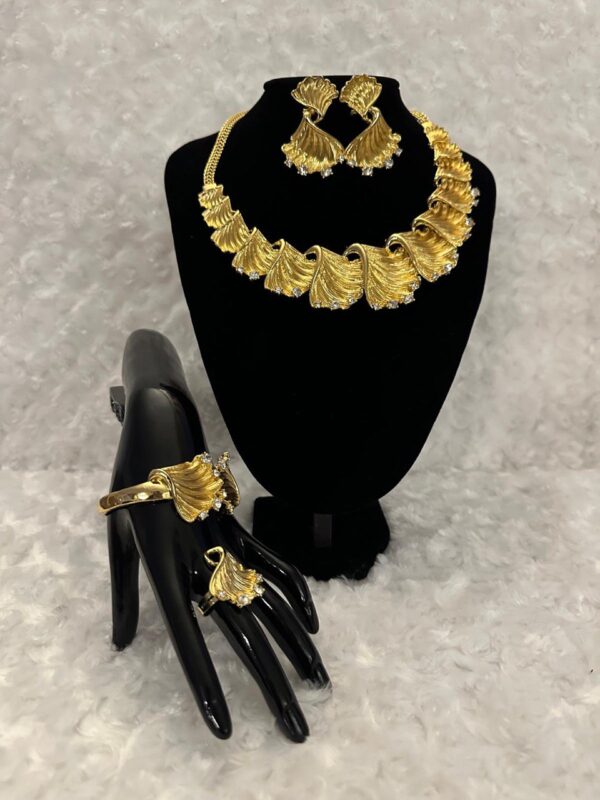 Nubia Regal Set 005