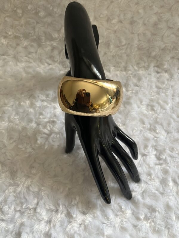 The Sovereign Cuff