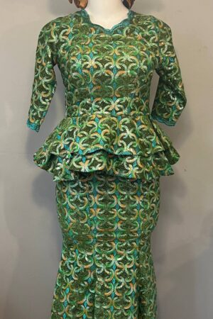 Lace Ensemble – Emerald & Gold Radiance