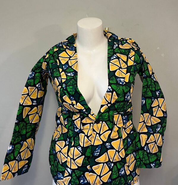 Bold floral African print blazer for modern women