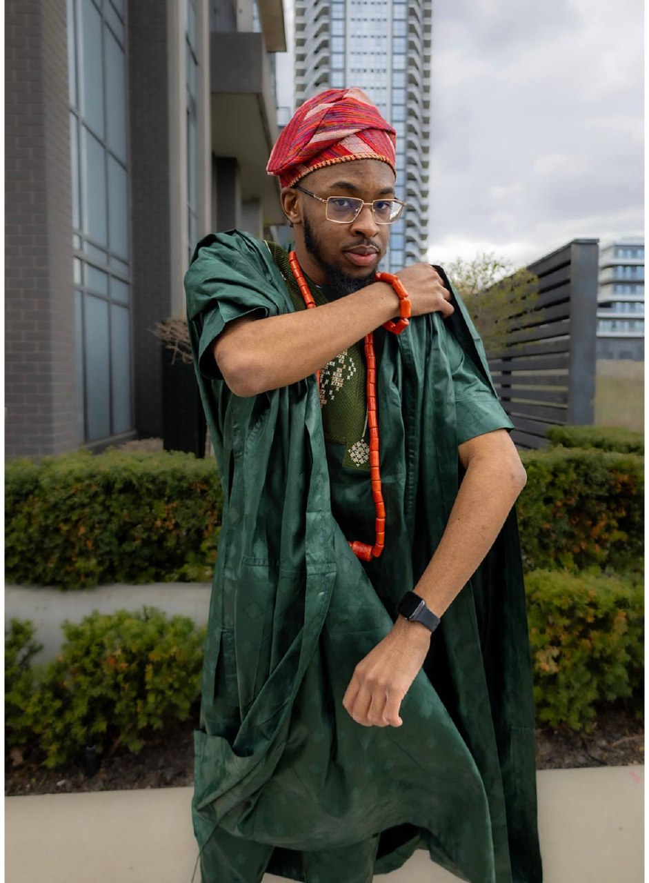Emerald Green Men’s Agbada – Premium Nigerian Traditional Outfit Luxury Nigerian agbada outfit for men